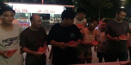 网红与吃瓜群众,吃瓜群众眼中的网络狂欢  第3张
