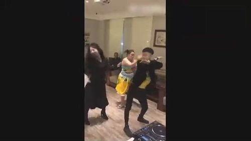 小黄飞被谁爆料了视频,真相究竟如何？