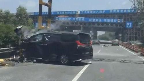 西湖爆料车祸最新消息新闻,悲剧发生，伤亡情况及事故原因调查中  第2张