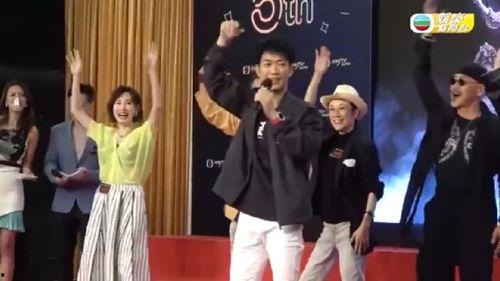 娱乐圈吃瓜指南微博,揭秘明星幕后故事,带你领略八卦风云 第2张 娱乐圈吃瓜指南微博,揭秘明星幕后故事,带你领略八卦风云 第2张