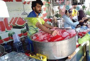 国外街头免费吃瓜,揭秘国外独特文化现象