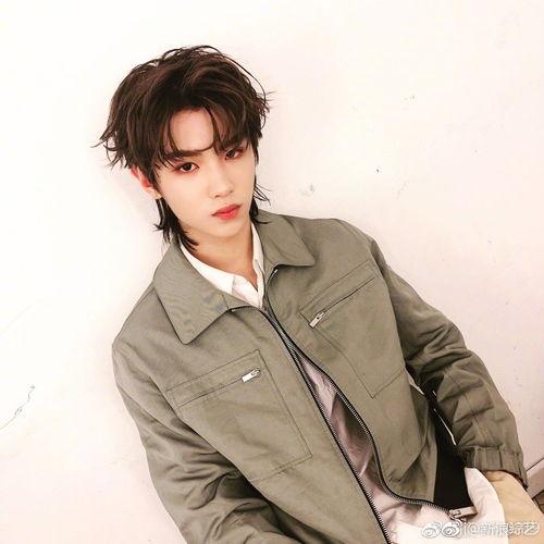 黄明昊娱乐圈吃瓜视频