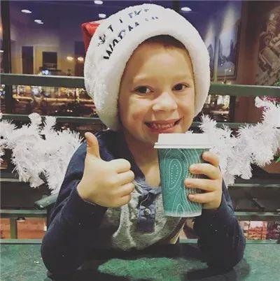 网红吃瓜头像男的可爱图片,萌态可掬的可爱男生形象  第2张