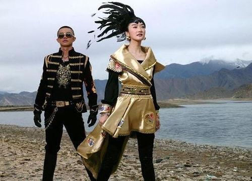 凤凰之王在线观看,在线观看，揭秘传奇帝国的兴衰传奇  第2张