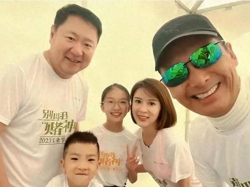 狗仔爆料娱乐圈大佬离婚,狗仔爆料揭秘离婚真相  第2张