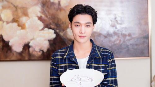 娱乐爆料张艺兴,娱乐爆料揭秘他的幕后故事  第2张